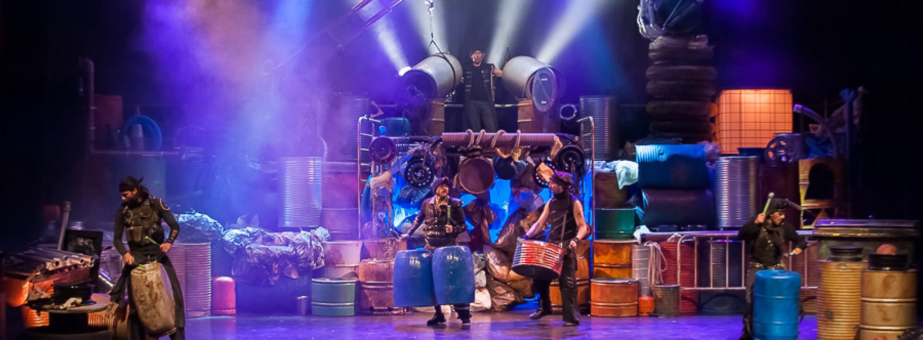 Actuación del grupo de percusión Toom Park en el Teatro José María Rodero de Torrejón de Ardoz.
