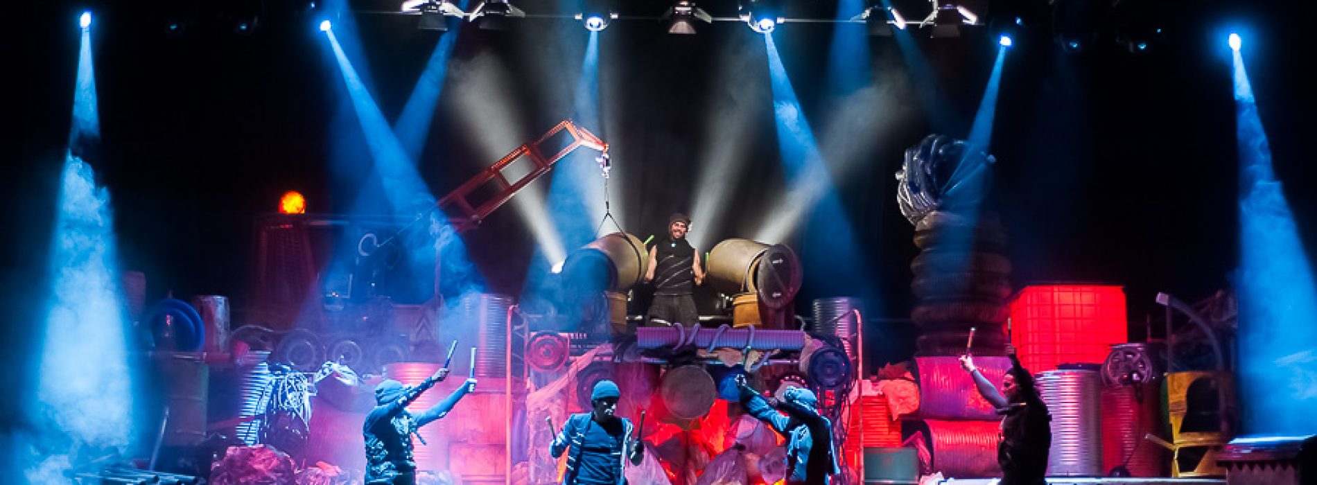 Actuación del grupo de percusión Toom Park en el Teatro José María Rodero de Torrejón de Ardoz.